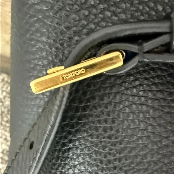 TOM FORD Elegant Black Leather Handbag - Picture 6 of 14